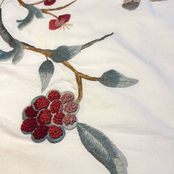 Pottery Barn Pillow Cover Crewel Embroidered Cotton 24x24 - Picture 4 of 7